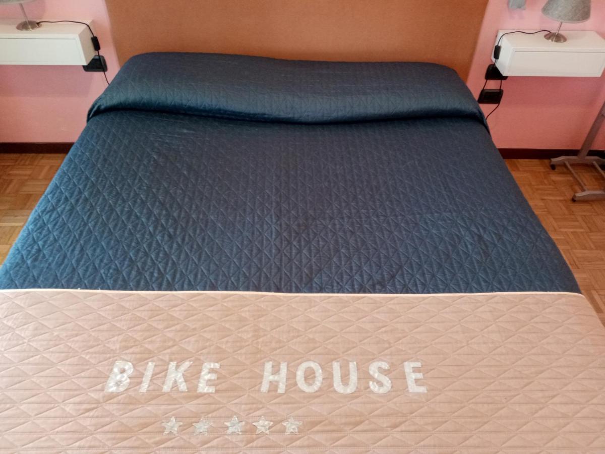 Bike House "Silver" Seriate Exteriör bild